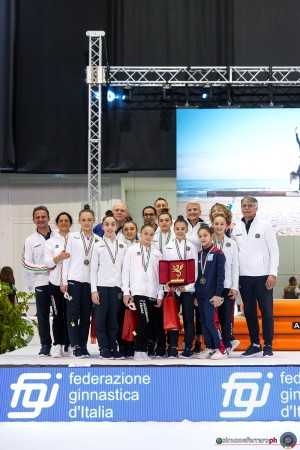 podio jr sfe06239 copia simone ferraro ph